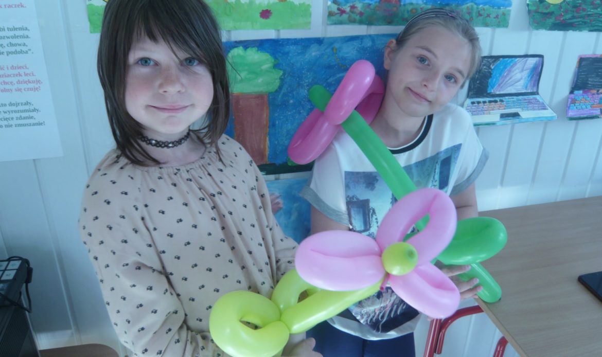 dziewczynki z balonami